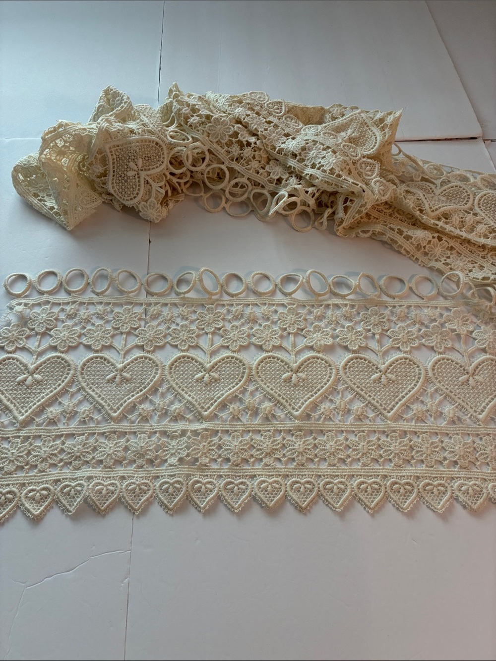 Crochet Cream Lace Trim with Heart Motif - 180”